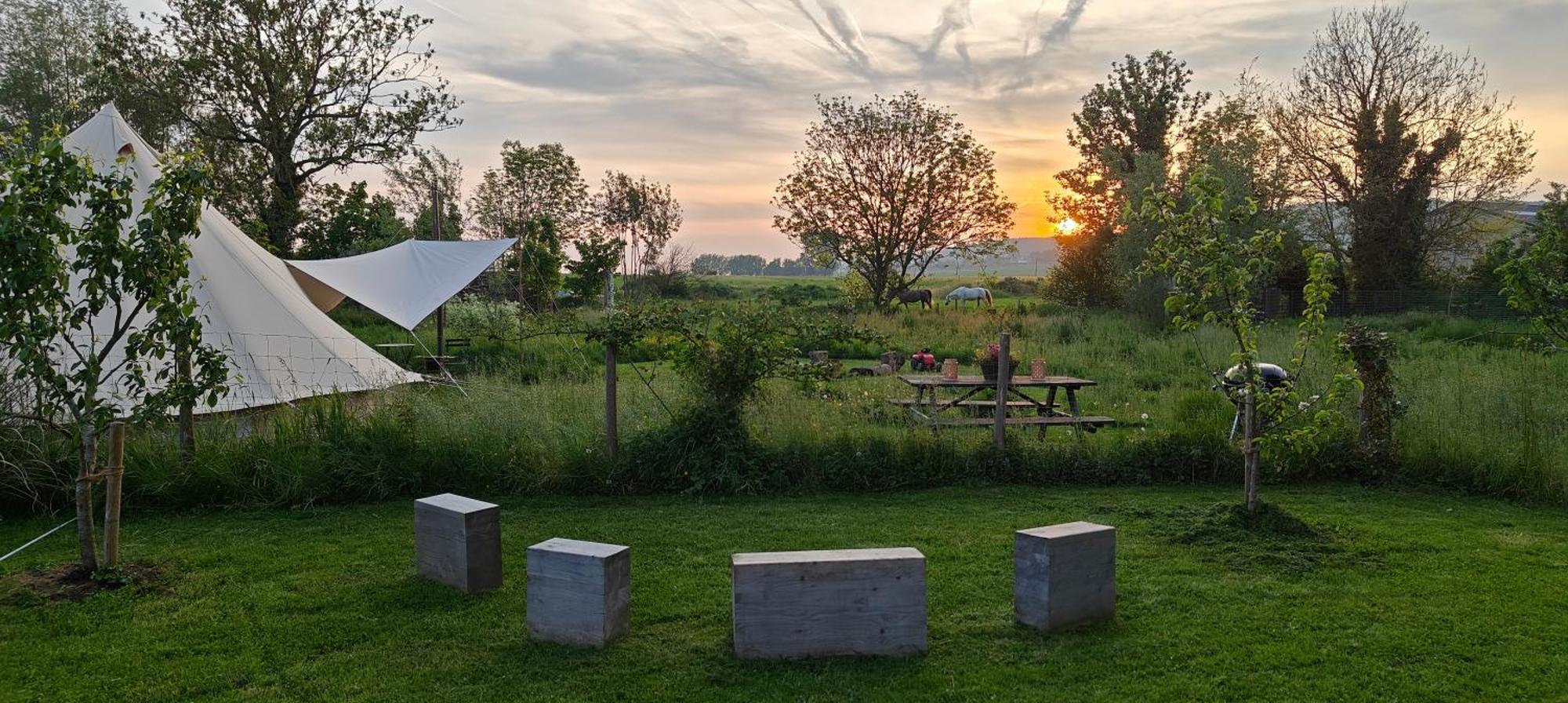 Au Pied Du Trieu, The Glamping Experience Hotel Labroye Kültér fotó